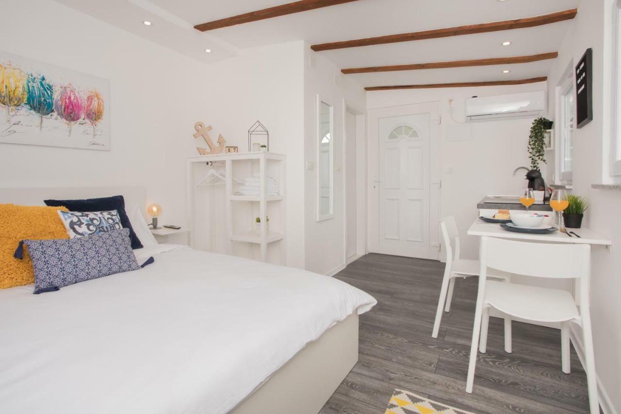 Studio Apartment Skatula Skradin Ngoại thất bức ảnh