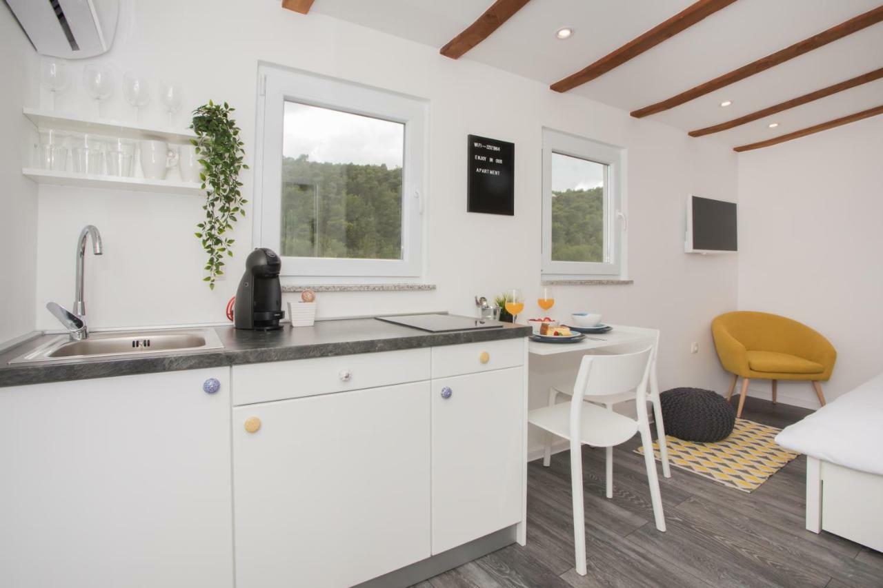 Studio Apartment Skatula Skradin Ngoại thất bức ảnh